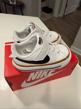 Toddler nike sneakers